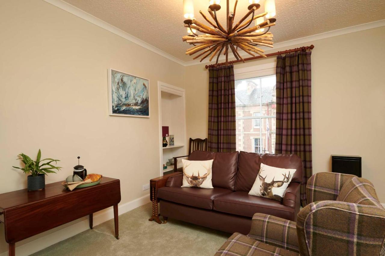 Downright Gabbler Apartment Beauly Exterior foto